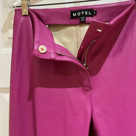 Motel Rocks pink faux leather pants - Picture 4 of 6